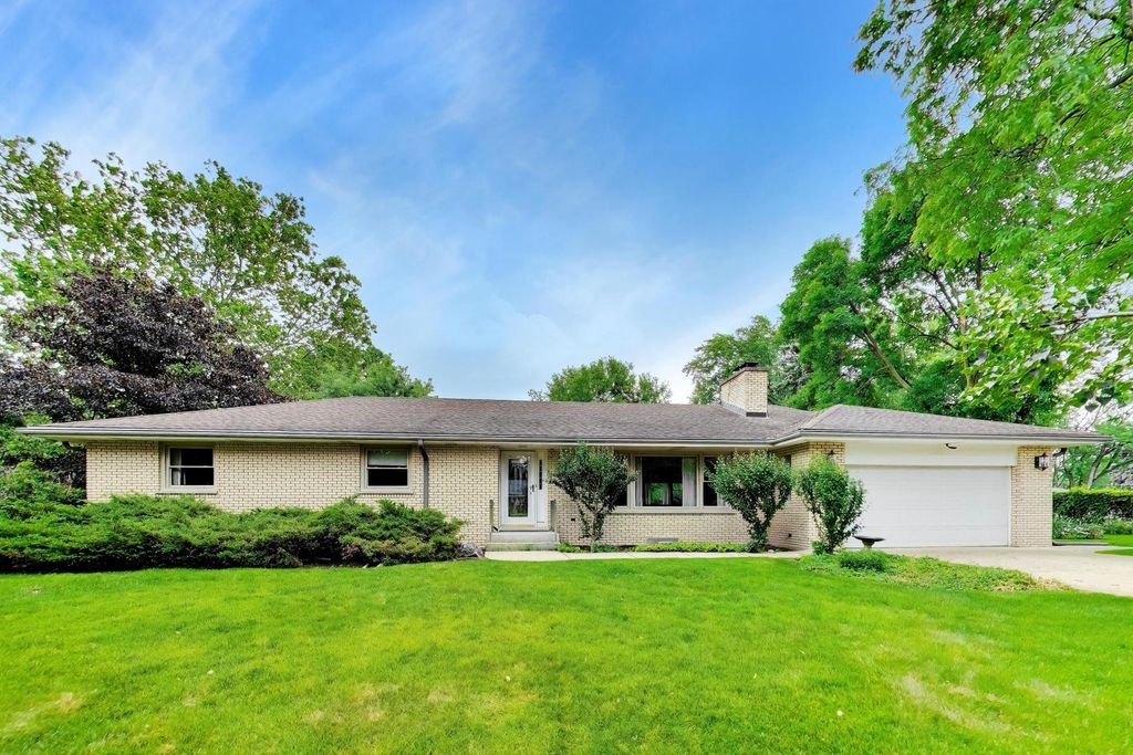1015 Sherwood Drive, Prospect Heights, IL 60070
