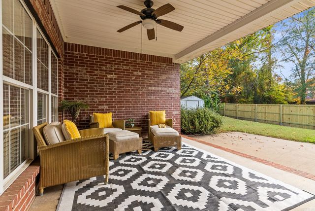 131 Hidden Valley Loop, Maumelle, AR 72113