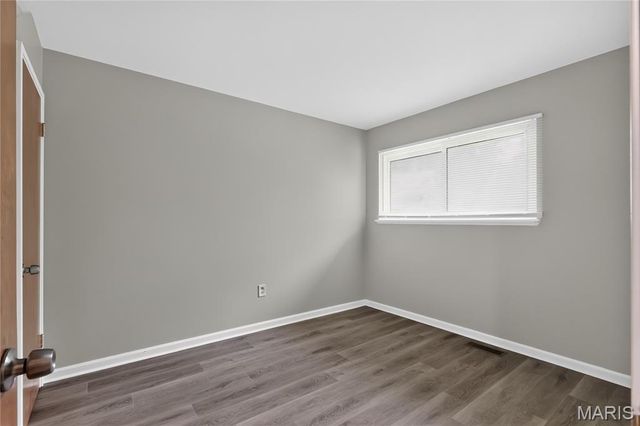 2245 Saint Catherine Street, Florissant, MO 63033