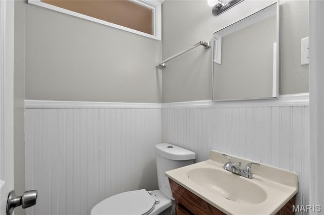 2245 Saint Catherine Street, Florissant, MO 63033
