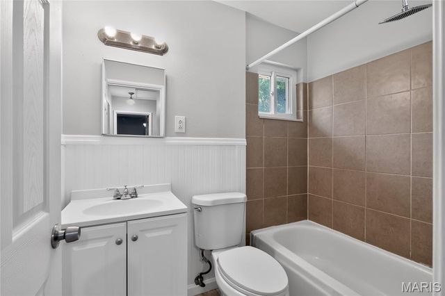 2245 Saint Catherine Street, Florissant, MO 63033