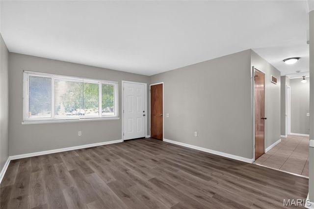 2245 Saint Catherine Street, Florissant, MO 63033