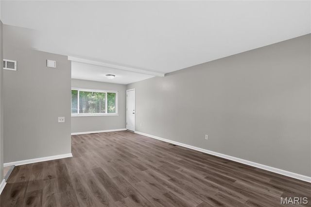 2245 Saint Catherine Street, Florissant, MO 63033