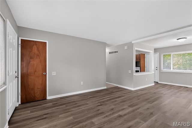 2245 Saint Catherine Street, Florissant, MO 63033