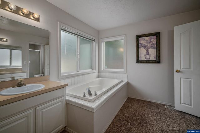 959 Stonebridge Av NE, Keizer, OR 97303