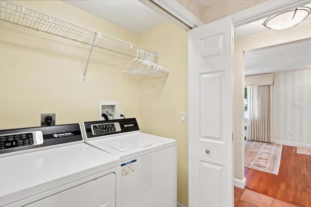 8 Emery St, Peabody, MA 01960