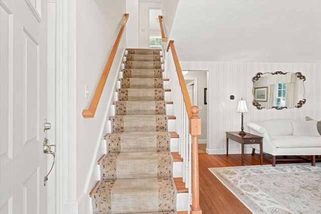 8 Emery St, Peabody, MA 01960