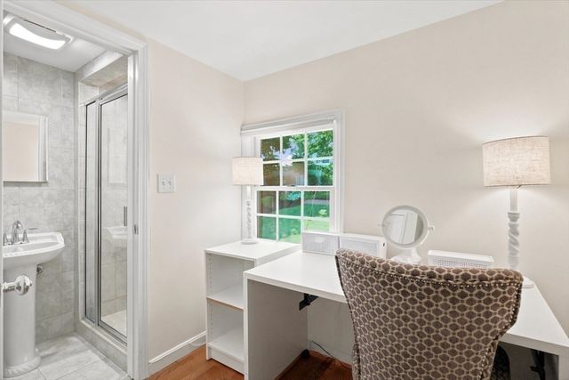 8 Emery St, Peabody, MA 01960