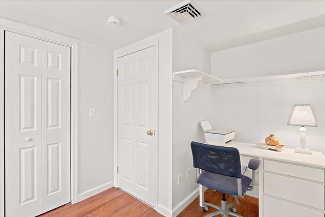 8 Emery St, Peabody, MA 01960