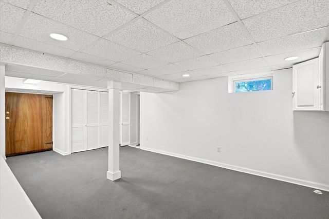 8 Emery St, Peabody, MA 01960