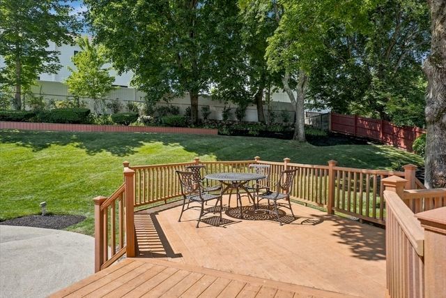 8 Emery St, Peabody, MA 01960