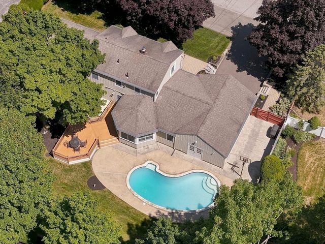 8 Emery St, Peabody, MA 01960