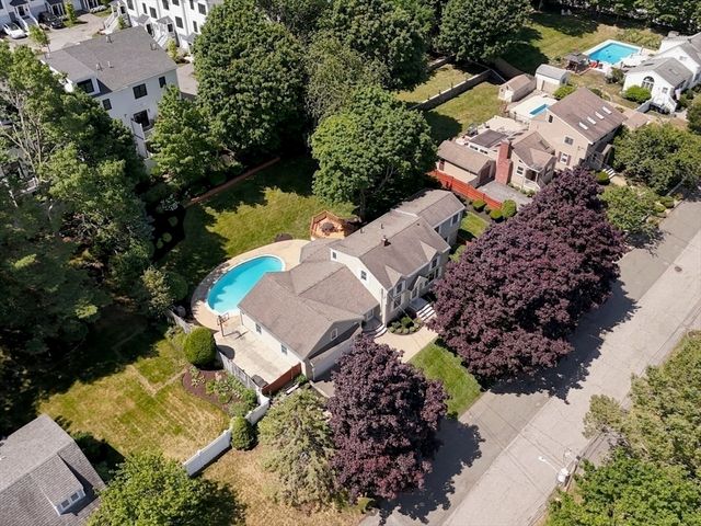 8 Emery St, Peabody, MA 01960
