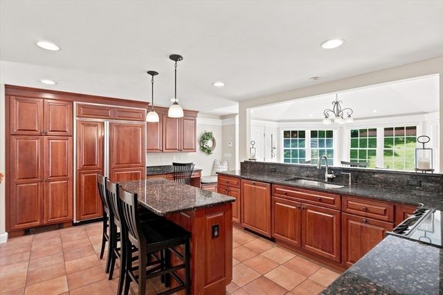 8 Emery St, Peabody, MA 01960