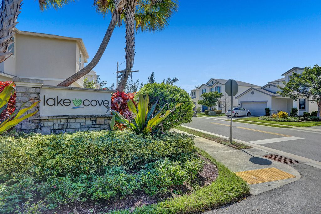 1905 Vernon Street Top Floor, Lake Worth Beach, FL 33460