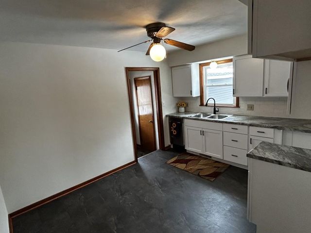 922 S 10TH AVENUE, Wausau, WI 54401