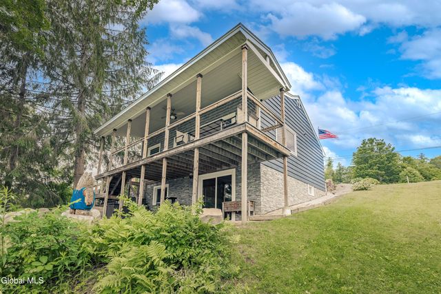 154 Lakeside Drive, Mayfield, NY 12117