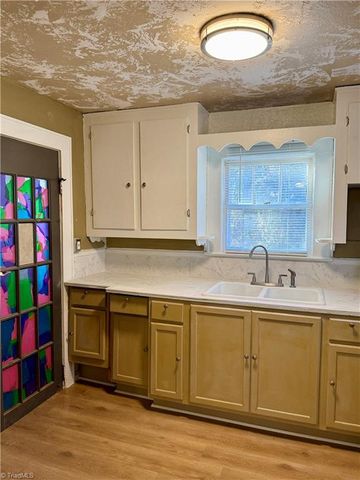 413 Greenwood Drive, High Point, NC 27262