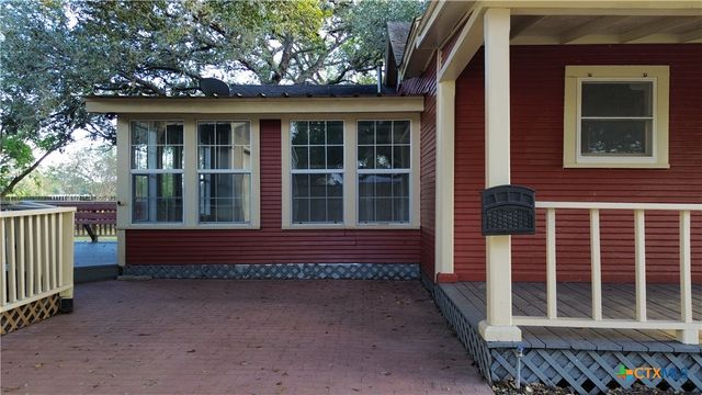 859 Refugio Highway, Victoria, TX 77905