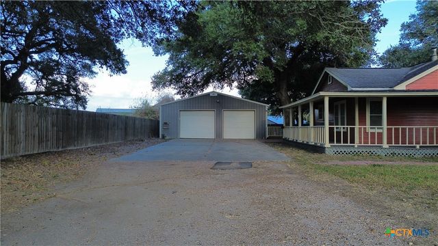 859 Refugio Highway, Victoria, TX 77905
