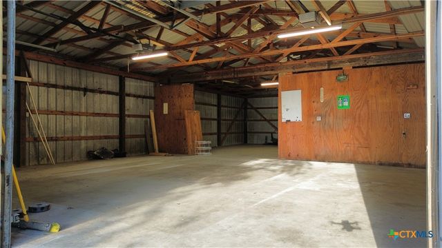 859 Refugio Highway, Victoria, TX 77905