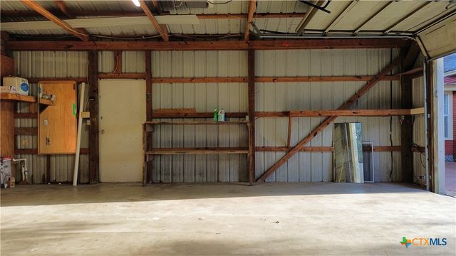 859 Refugio Highway, Victoria, TX 77905