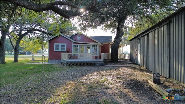 859 Refugio Highway, Victoria, TX 77905