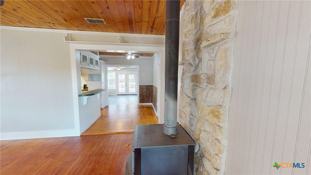 859 Refugio Highway, Victoria, TX 77905