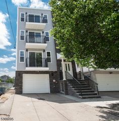 111 Chestnut St, Newark City, NJ 07105