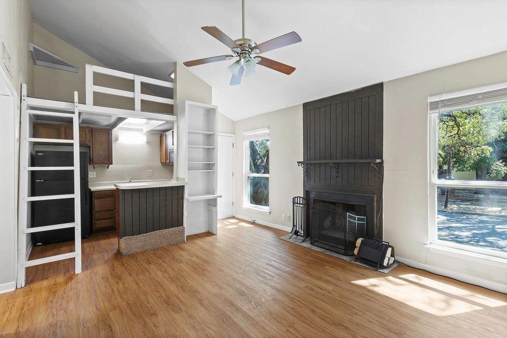 1000 W 26th ST 205, Austin, TX 78705