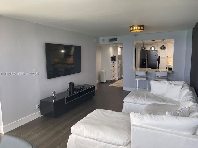 2555 Collins Ave 1409, Miami Beach, FL 33140