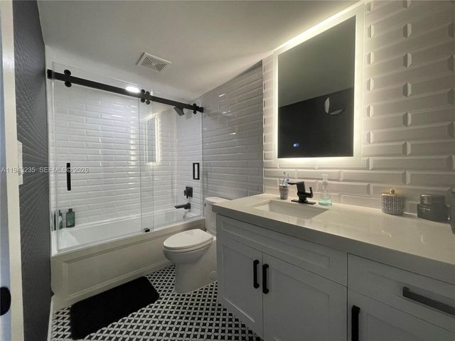 2555 Collins Ave 1409, Miami Beach, FL 33140