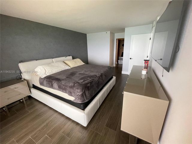 2555 Collins Ave 1409, Miami Beach, FL 33140