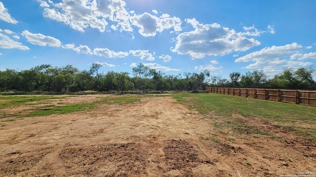 16123 Vaquero Dr, Atascosa, TX 78002