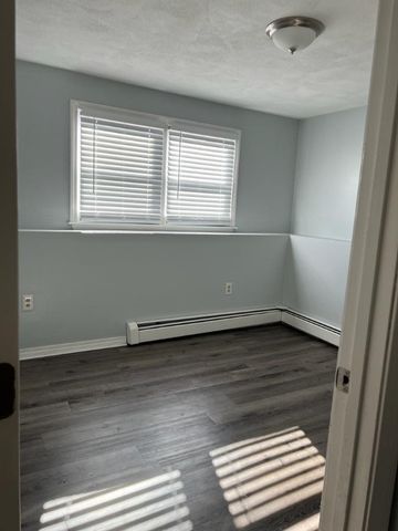 422 Smithfield Avenue 1, Pawtucket, RI 02860