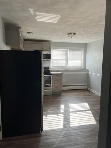 422 Smithfield Avenue 1, Pawtucket, RI 02860