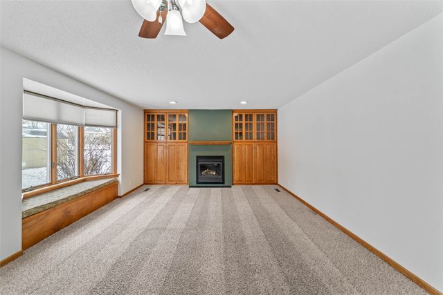 2205 Vermillion Lane, Marshalltown, IA 50158