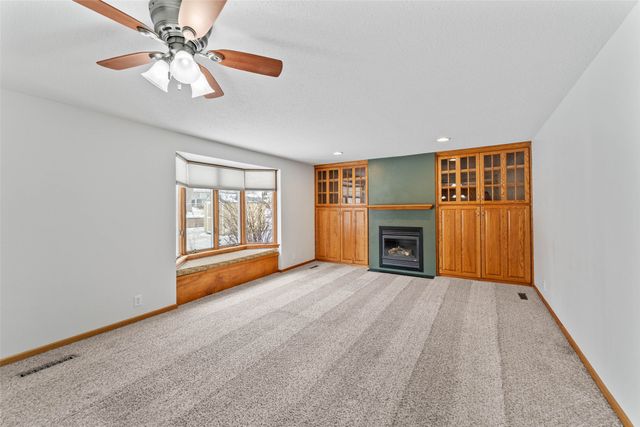 2205 Vermillion Lane, Marshalltown, IA 50158