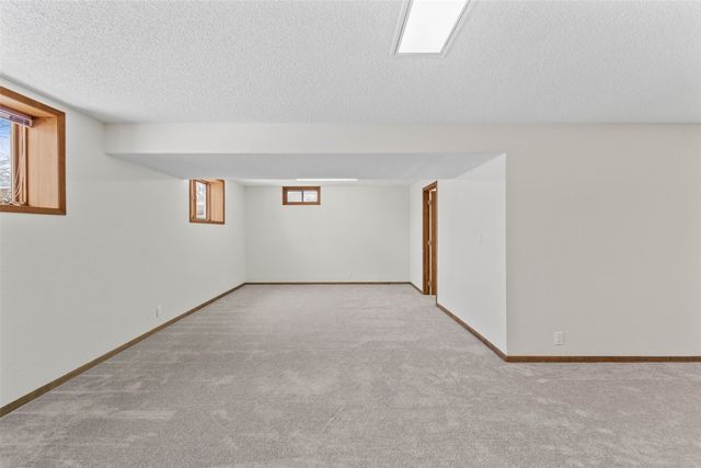 2205 Vermillion Lane, Marshalltown, IA 50158