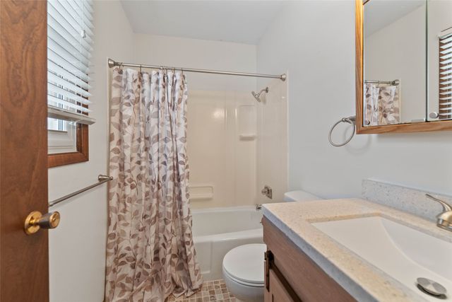 2205 Vermillion Lane, Marshalltown, IA 50158