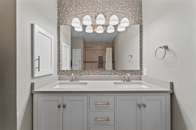 2205 Vermillion Lane, Marshalltown, IA 50158