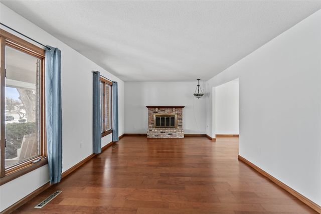 2205 Vermillion Lane, Marshalltown, IA 50158