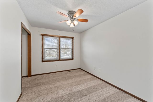 2205 Vermillion Lane, Marshalltown, IA 50158