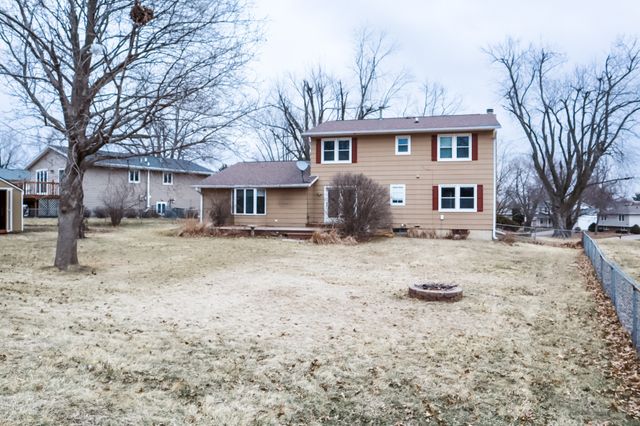 2205 Vermillion Lane, Marshalltown, IA 50158