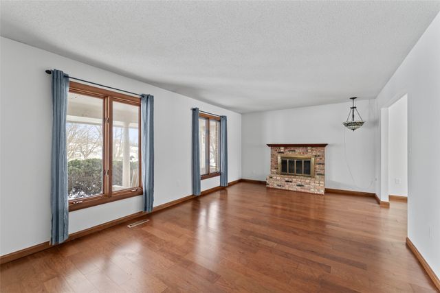 2205 Vermillion Lane, Marshalltown, IA 50158