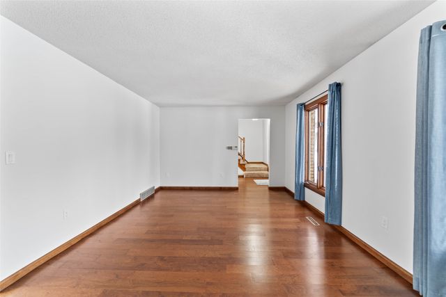 2205 Vermillion Lane, Marshalltown, IA 50158