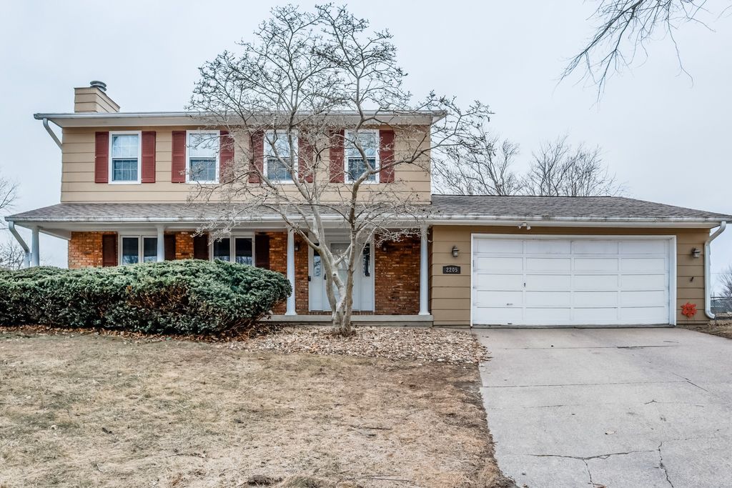 2205 Vermillion Lane, Marshalltown, IA 50158