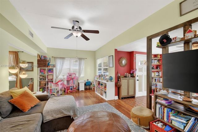 1224 N K St, Lake Worth, FL 33460