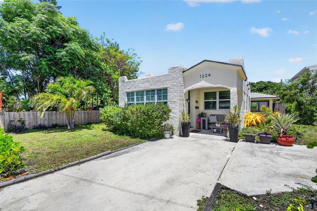 1224 N K St, Lake Worth, FL 33460