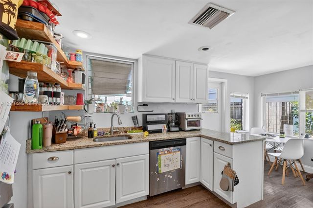 1224 N K St, Lake Worth, FL 33460